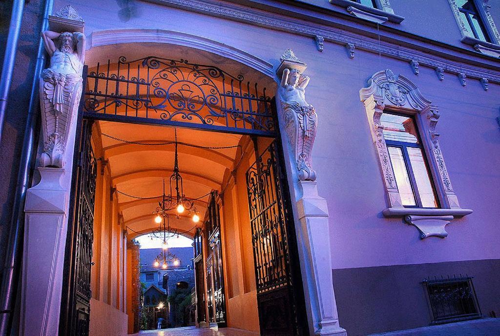 Hotel Poesis Satu Mare Eksteriør bilde